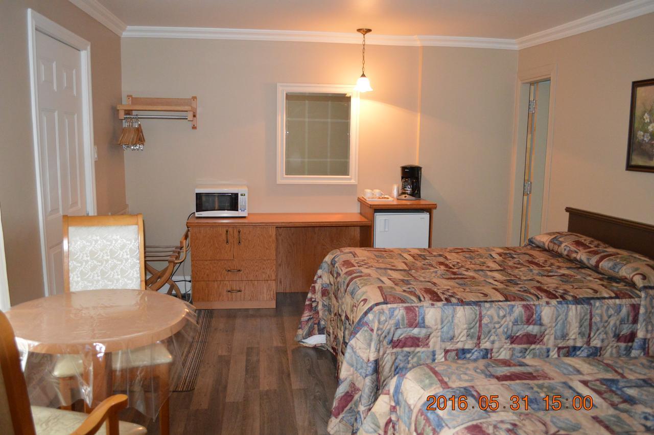 Motel-Auberge Helene Victoriaville Eksteriør billede