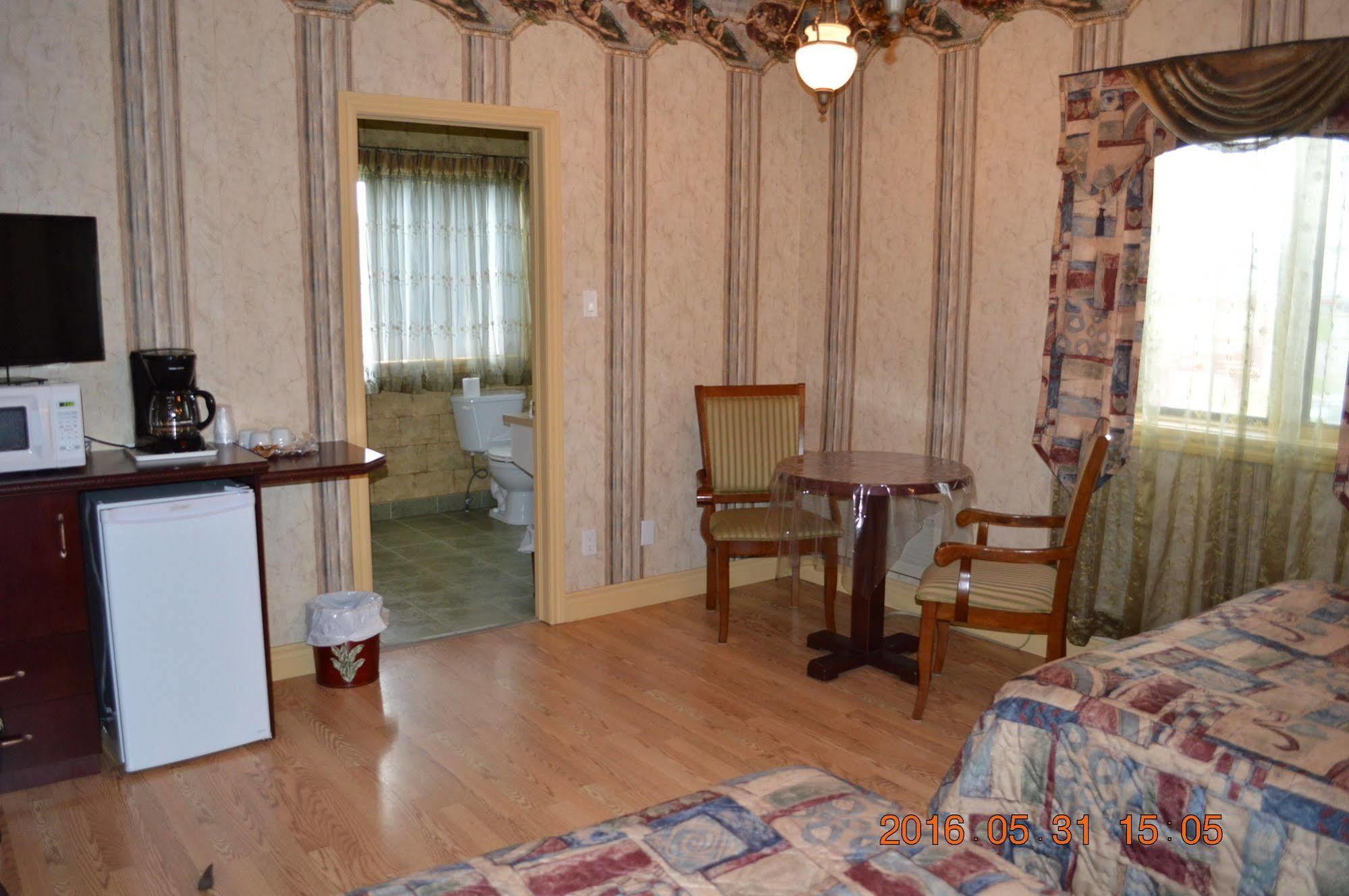 Motel-Auberge Helene Victoriaville Eksteriør billede