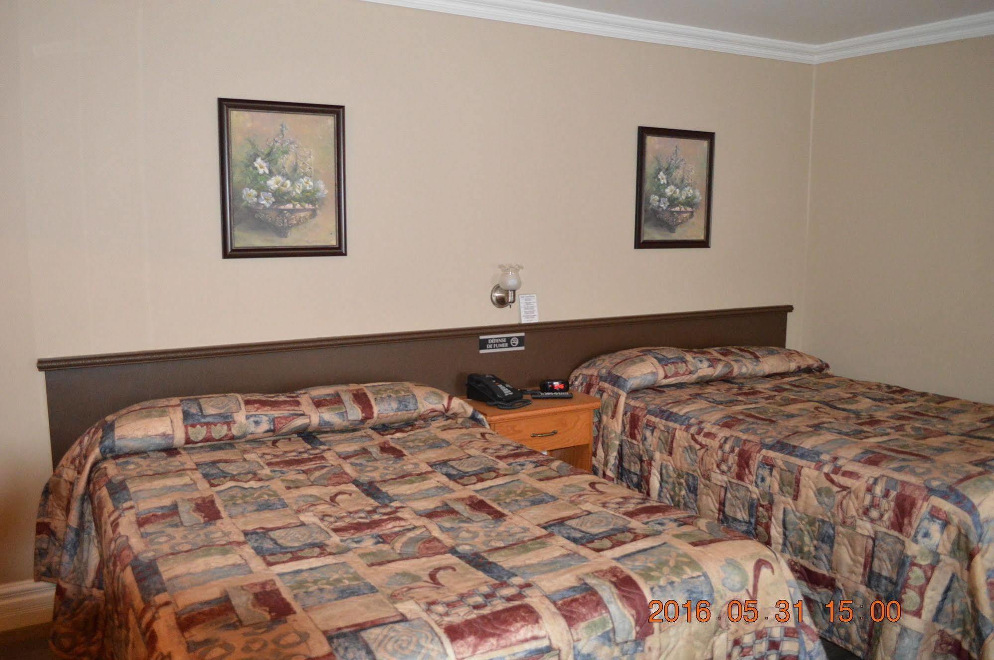 Motel-Auberge Helene Victoriaville Eksteriør billede