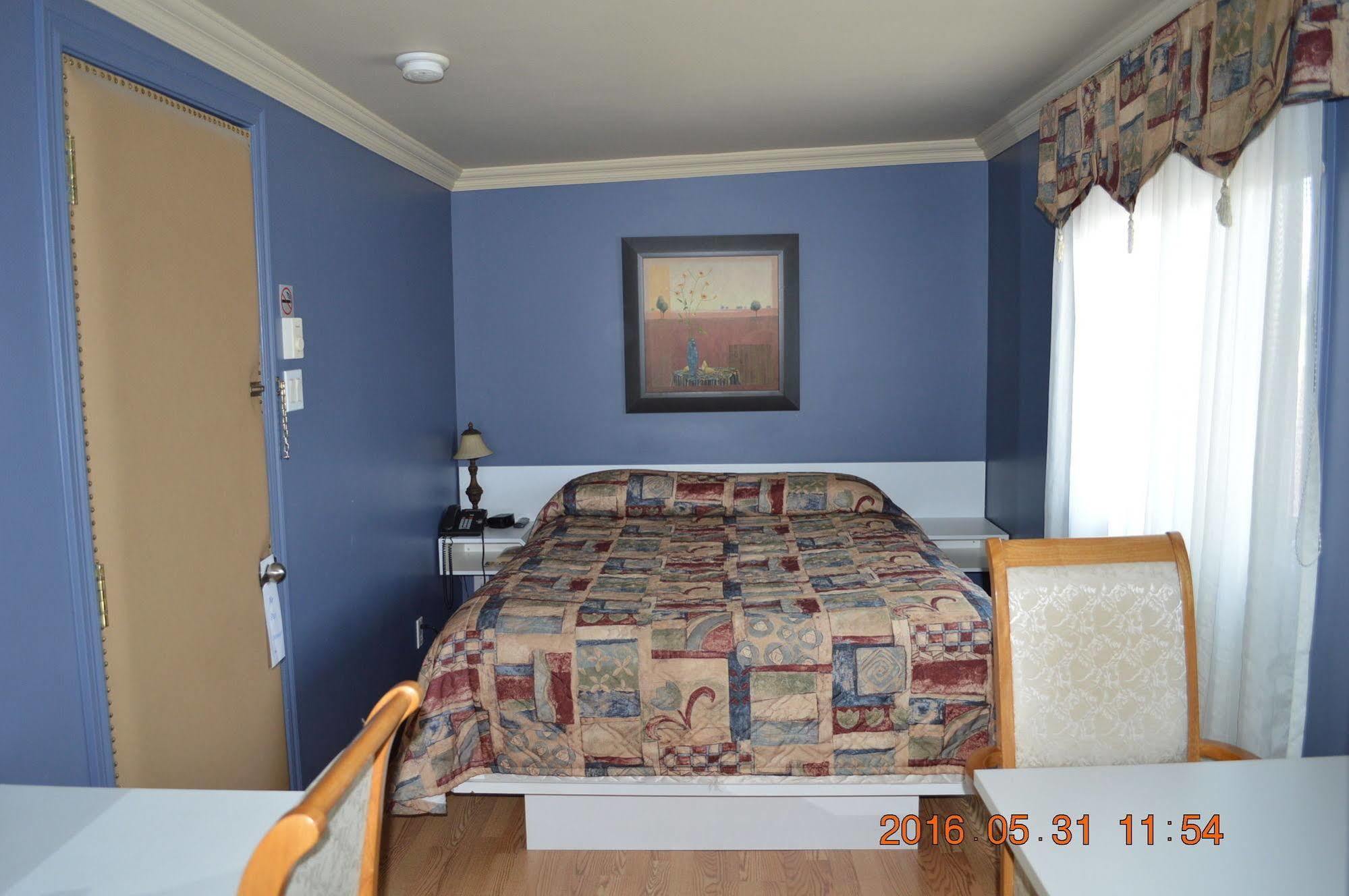 Motel-Auberge Helene Victoriaville Eksteriør billede